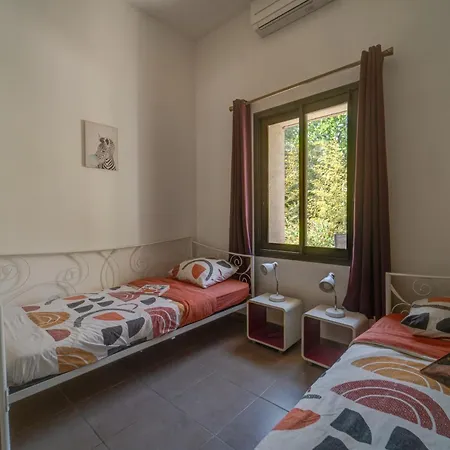 Gite Imagine Roussillon Privee Avec Piscine - 4 Personnes דירה